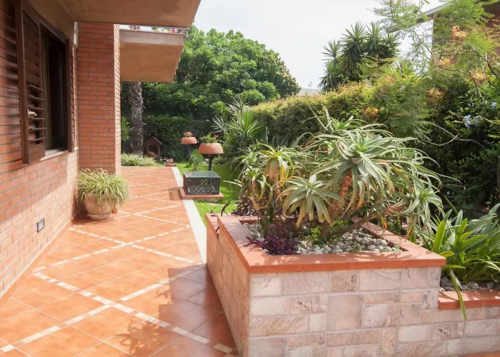 Carmen Bed & Breakfast 3*